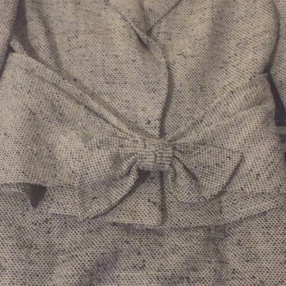 Valentino 100% silk tweed skirt suit size 6 - Picture 3 of 8